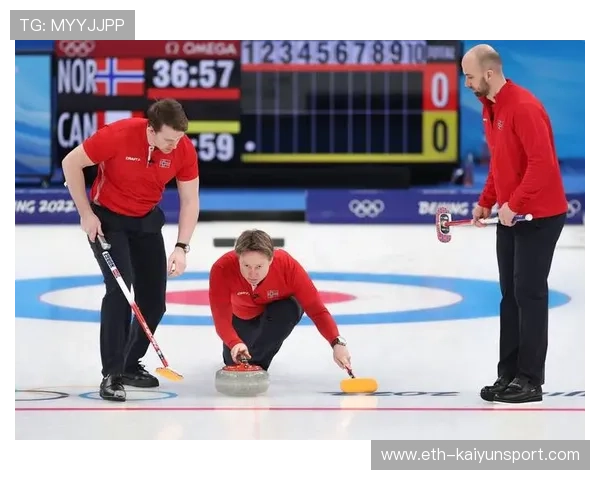 冰壶赛末局最后一石定胜负，慢镜头成经典回放