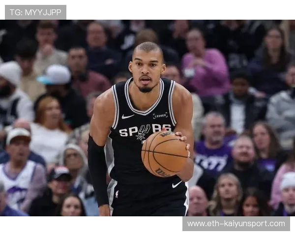 文班亚马单场封盖次数达10次,马刺内线禁飞区令魔术进攻受挫 文班亚马单场封盖次数达10次,马刺内线禁飞区令魔术进攻受挫